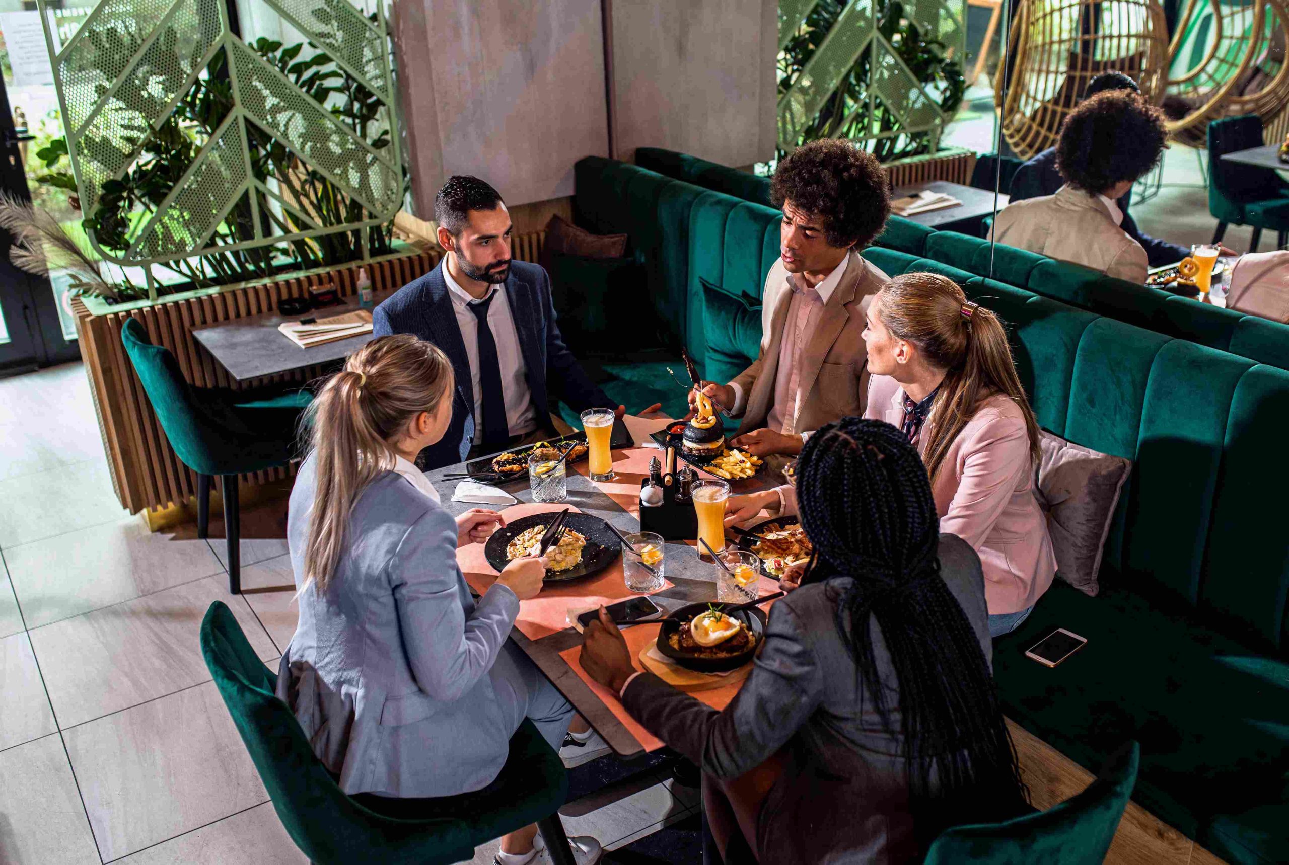 The Rise Of Business Lunches Dubai In Modern Work Culture